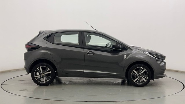 Second-hand 2022 Tata Altroz XZ Plus for sale in Kolkata-2