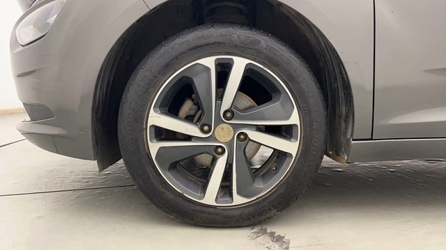 Second-hand 2022 Tata Altroz XZ Plus for sale in Kolkata-20