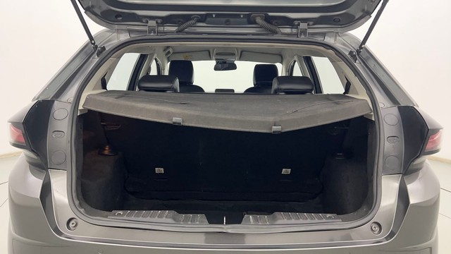 Second-hand 2022 Tata Altroz XZ Plus for sale in Kolkata-9