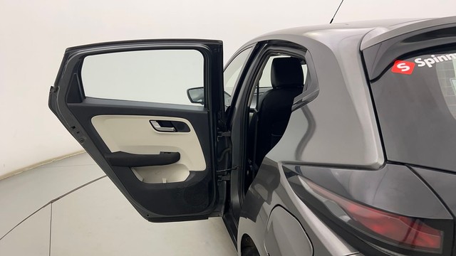 Second-hand 2022 Tata Altroz XZ Plus for sale in Kolkata-32