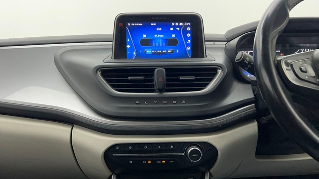 Second-hand 2022 Tata Altroz XZ Plus for sale in Kolkata-36