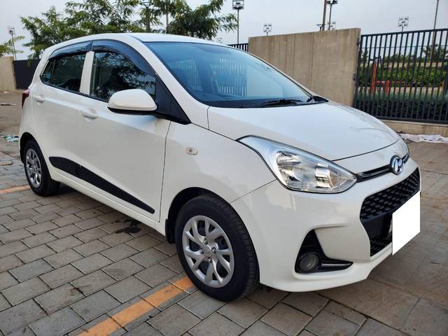 https://images10.gaadi.com/usedcar_image/3961536/original/processed_245b6a431c6510168b9ba36b68a7c025.jpg?imwidth=6400