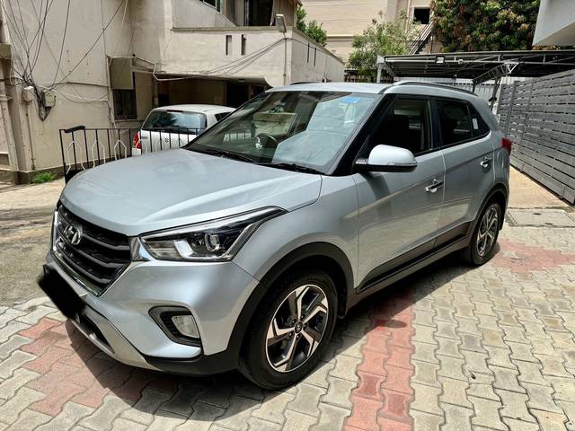 https://images10.gaadi.com/usedcar_image/3961541/original/ed9b797da53cfa10eda297f21087a196.jpg?imwidth=6402