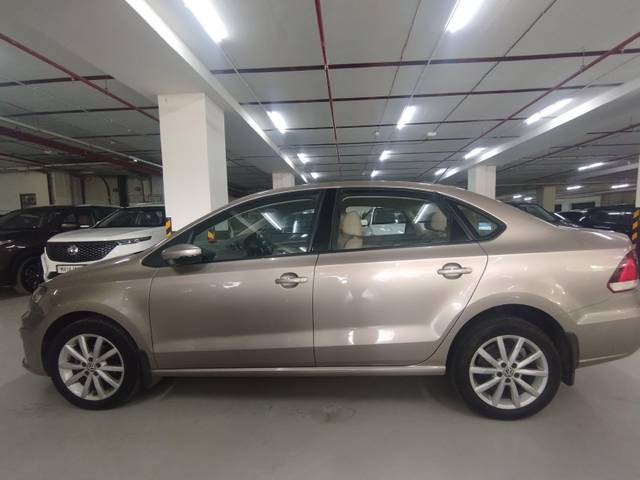 https://images10.gaadi.com/usedcar_image/3962678/original/processed_cb942cac110ee1720a087f76bebc9cd0.jpg?imwidth=6402