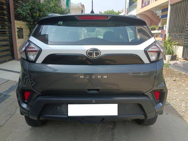 https://images10.gaadi.com/usedcar_image/3964111/original/processed_b0b24a803be52a9a0cf1f66b23b272cd.jpg?imwidth=6401