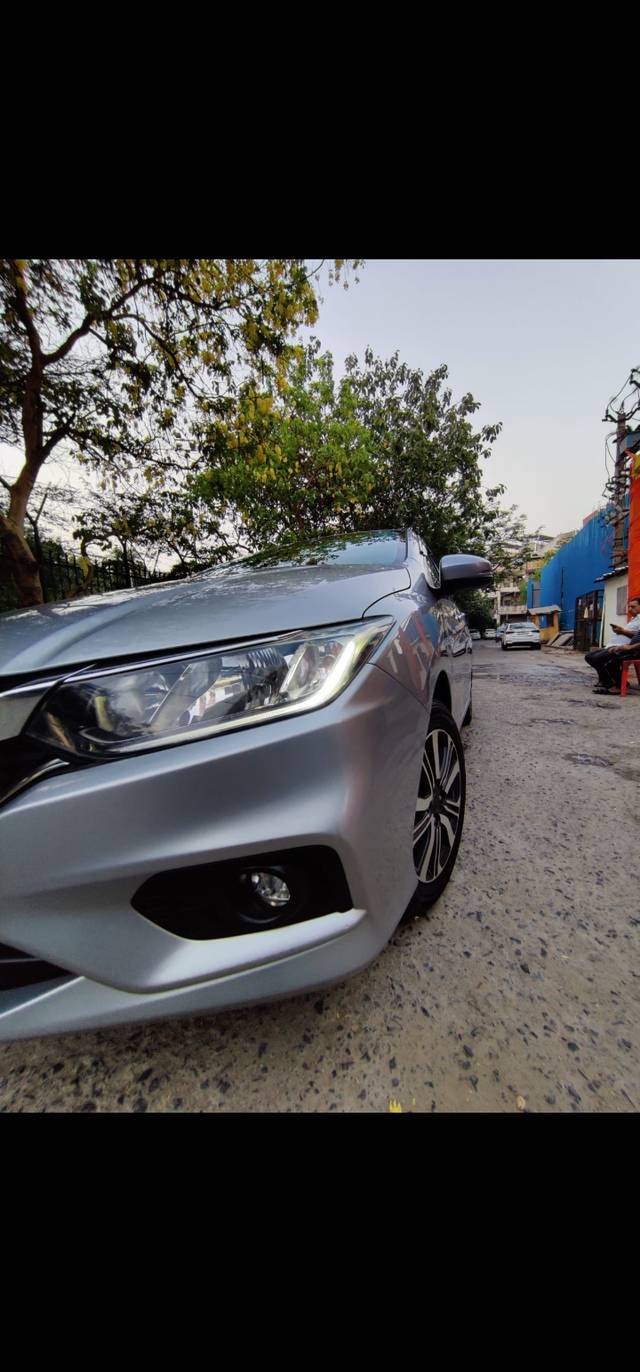 https://images10.gaadi.com/usedcar_image/3966542/original/a6a3da437bf8078632243693f22ae235.jpg?imwidth=6400