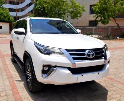Toyota Fortuner 2.8 2WD AT