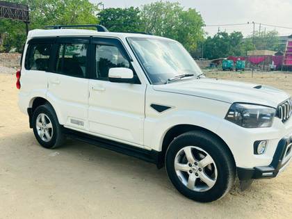 Mahindra Scorpio S11 BSIV