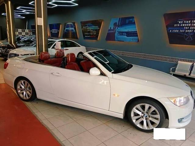 https://images10.gaadi.com/usedcar_image/3968556/original/processed_32231073d9bf09dd30257f68fd572757.jpg?imwidth=6402