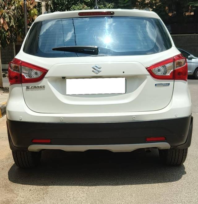 https://images10.gaadi.com/usedcar_image/3968672/original/processed_20fbe0fd8d57cac8df8239b9598479d2.jpg?imwidth=6402