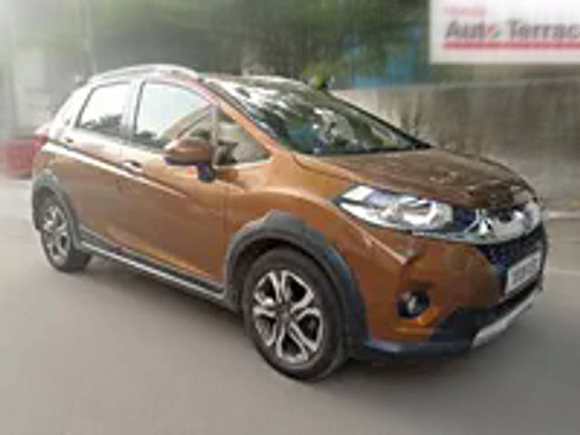 https://images10.gaadi.com/usedcar_image/3968762/original/3b8f9163fc839ca680f5e172f22820a4.png?imwidth=6400