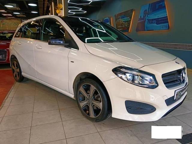 https://images10.gaadi.com/usedcar_image/3969401/original/processed_28c63ebe864ba6cd7bd882deb437caf8.jpg?imwidth=6401