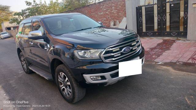 https://images10.gaadi.com/usedcar_image/3969794/original/processed_d0ff156e2edf568010d2db8d5a08c34c.jpg?imwidth=6400