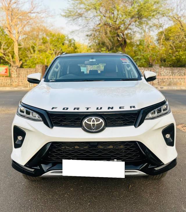 https://images10.gaadi.com/usedcar_image/3970186/original/processed_04052dc1fd25e70ea82f236b73c38bc0.jpg?imwidth=6402