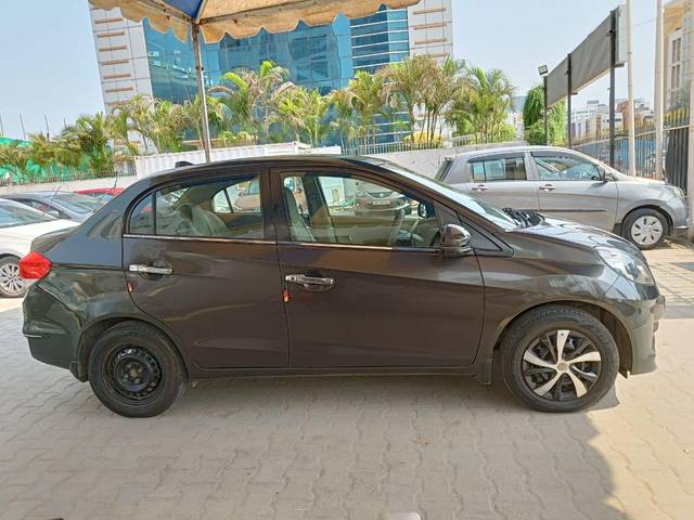 https://images10.gaadi.com/usedcar_image/3970491/original/processed_0fd0ff1dba665f6107ef70741506a8b7.jpeg?imwidth=6401