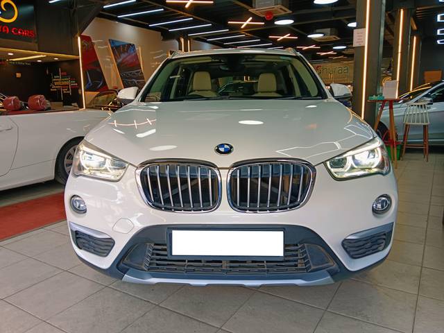 https://images10.gaadi.com/usedcar_image/3970518/original/processed_5938e945bdf8849f57908a711bd6776b.jpg?imwidth=6402