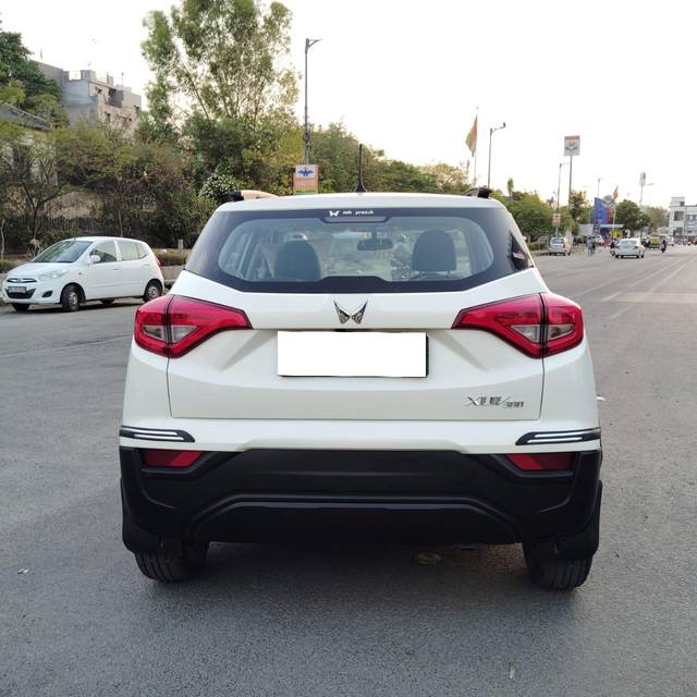 https://images10.gaadi.com/usedcar_image/3971410/original/processed_b86b6467693c35ab9894ce7638653a6f.jpg?imwidth=6402