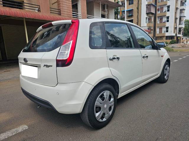 https://images10.gaadi.com/usedcar_image/3971496/original/processed_c4670ad352b8be1c7771e90829c28801.jpg?imwidth=6401