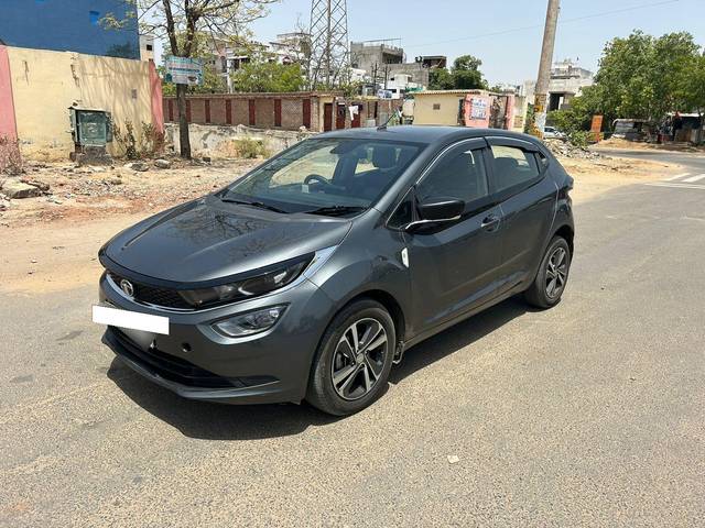 https://images10.gaadi.com/usedcar_image/3971497/original/processed_457097c777a35425e4b0644d56a96263.jpg?imwidth=6400