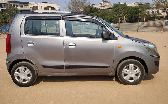 https://images10.gaadi.com/usedcar_image/3972436/original/52f2b1abb8d2ec66b4fdbacc81f2a877.jpg?imwidth=6402