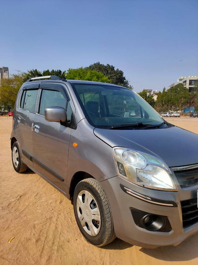 https://images10.gaadi.com/usedcar_image/3972436/original/ba62c8e46b4dbca22b533d1cca4dba69.jpg?imwidth=6401