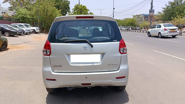 https://images10.gaadi.com/usedcar_image/3973286/original/processed_3d6e7f5ab0b2355e5f23da69f3384c9e.jpg?imwidth=6401