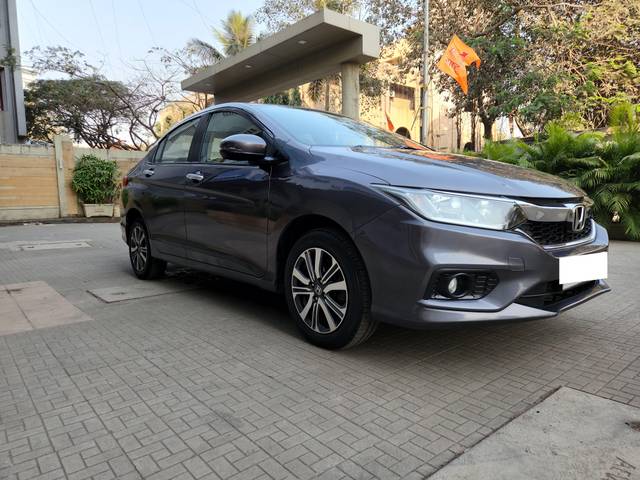 https://images10.gaadi.com/usedcar_image/3973865/original/processed_f64a829d76343b4f7117800e7e0fed0f.jpg?imwidth=6400