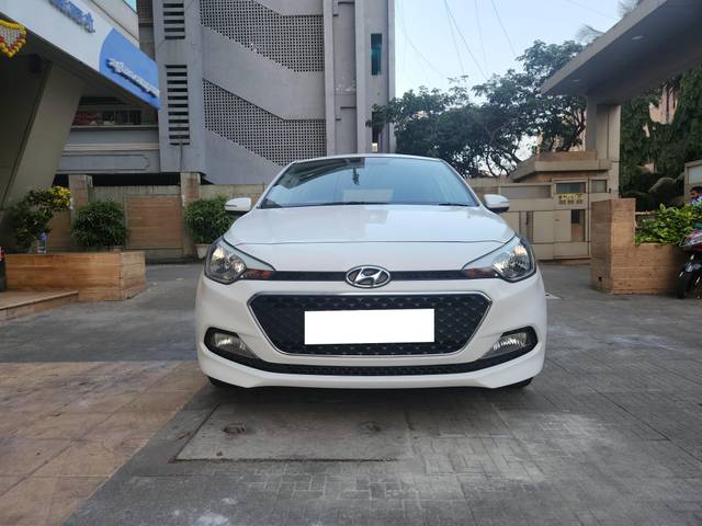 https://images10.gaadi.com/usedcar_image/3973945/original/processed_66753a37221687022f5b074bf0bc570d.jpg?imwidth=6402