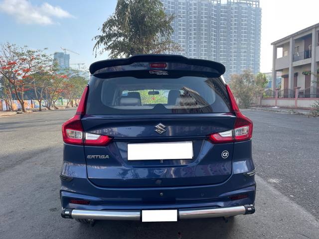 https://images10.gaadi.com/usedcar_image/3975248/original/processed_328ffe7221506fdfa0c30c0f642b749f.jpg?imwidth=6402