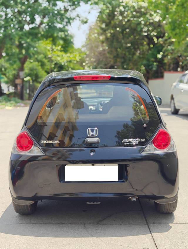 https://images10.gaadi.com/usedcar_image/3975879/original/processed_573bac3c5e39165997be94bd93a5ced9.jpg?imwidth=6402