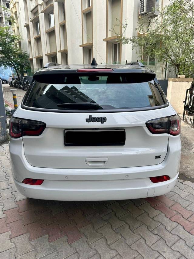 https://images10.gaadi.com/usedcar_image/3977061/original/processed_97566ee3384db6f9d3b955090cba0528.jpg?imwidth=6402