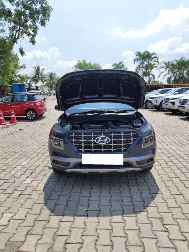 https://images10.gaadi.com/usedcar_image/3977305/original/processed_10034de8e9278d7da6c3f80e544ba895.jpg?imwidth=6400