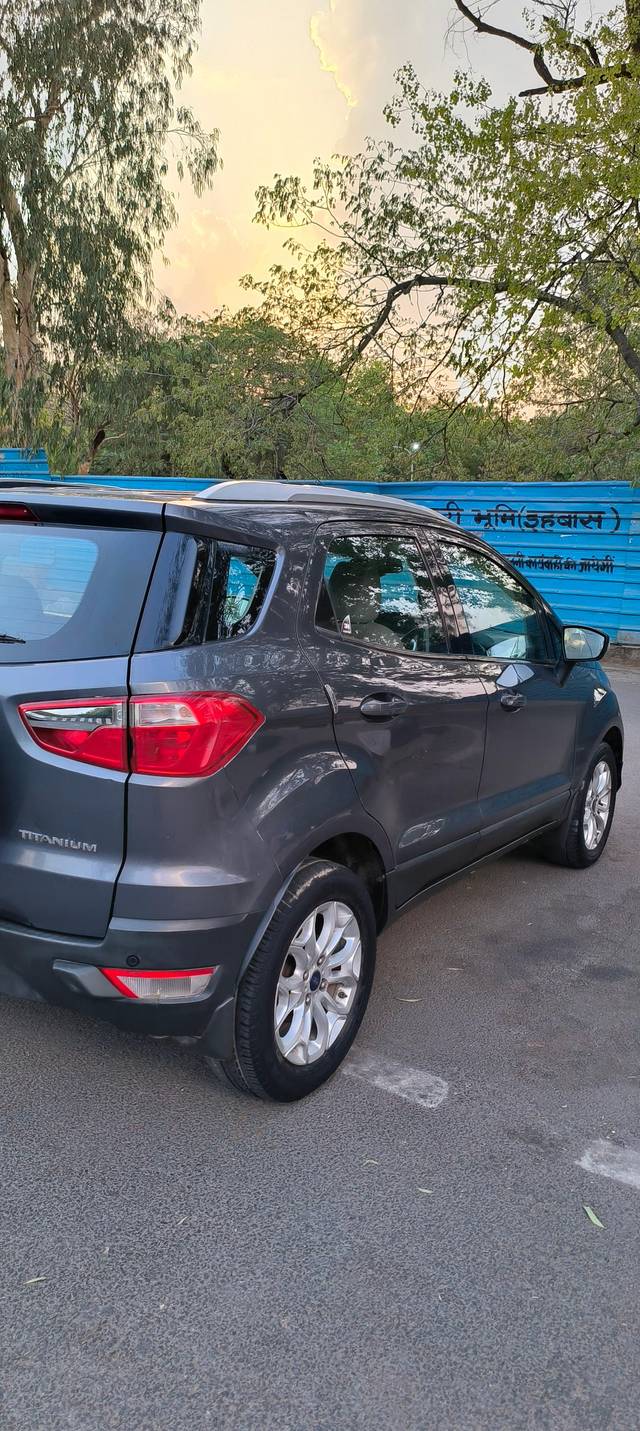 https://images10.gaadi.com/usedcar_image/3978634/original/processed_7dba52f3af65edb8f4cb3015d2c34e44.jpg?imwidth=6402