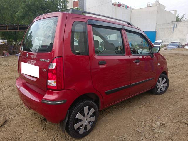 https://images10.gaadi.com/usedcar_image/3978730/original/processed_05d299eb01abc4b4cbc38c3a9096d7db.jpg?imwidth=6402