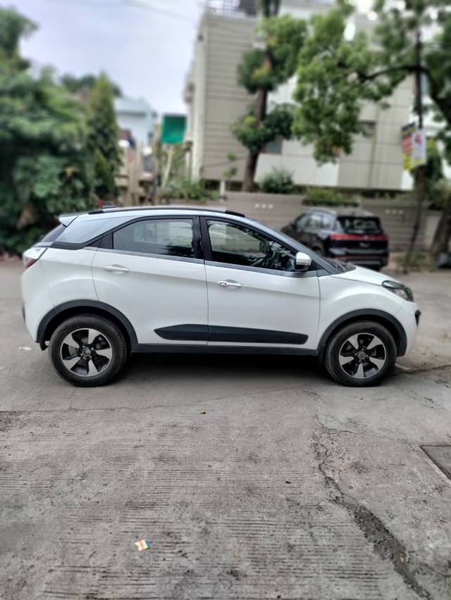 https://images10.gaadi.com/usedcar_image/3979120/original/8eee47d7763d1e05a091bd1854962956.jpg?imwidth=6401