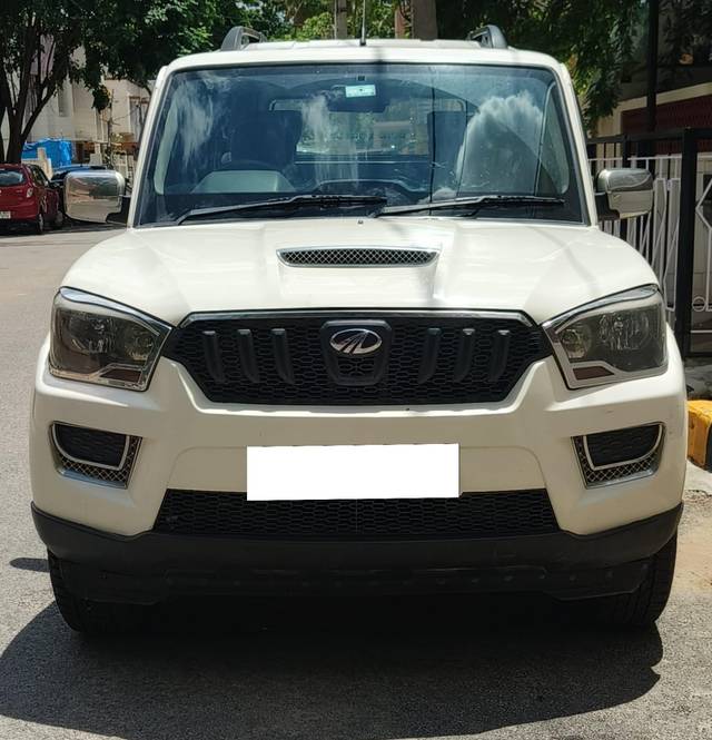 https://images10.gaadi.com/usedcar_image/3979266/original/processed_f8aa07fc57d9509951fd832345fd533f.jpg?imwidth=6400