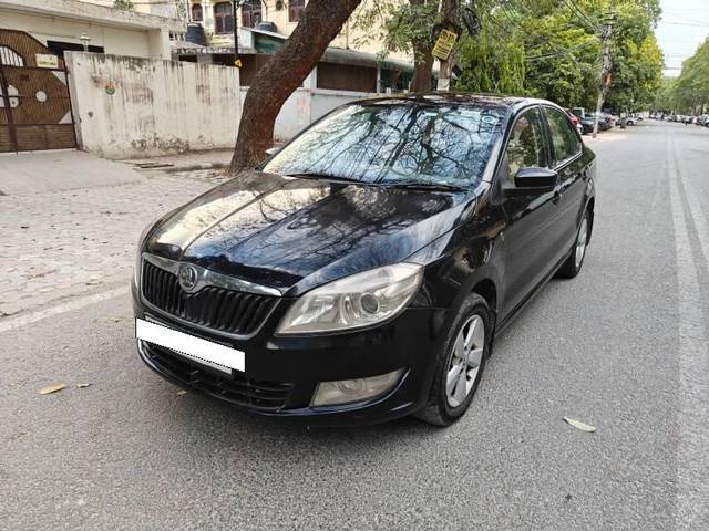 https://images10.gaadi.com/usedcar_image/3980285/original/processed_63bb974c-4972-459b-a287-4b6f63e5ea22.jpg?imwidth=6400