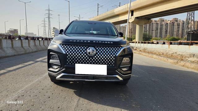 https://images10.gaadi.com/usedcar_image/3980346/original/processed_61ac91dec4bbce82f635b3758f811a63.jpg?imwidth=6400