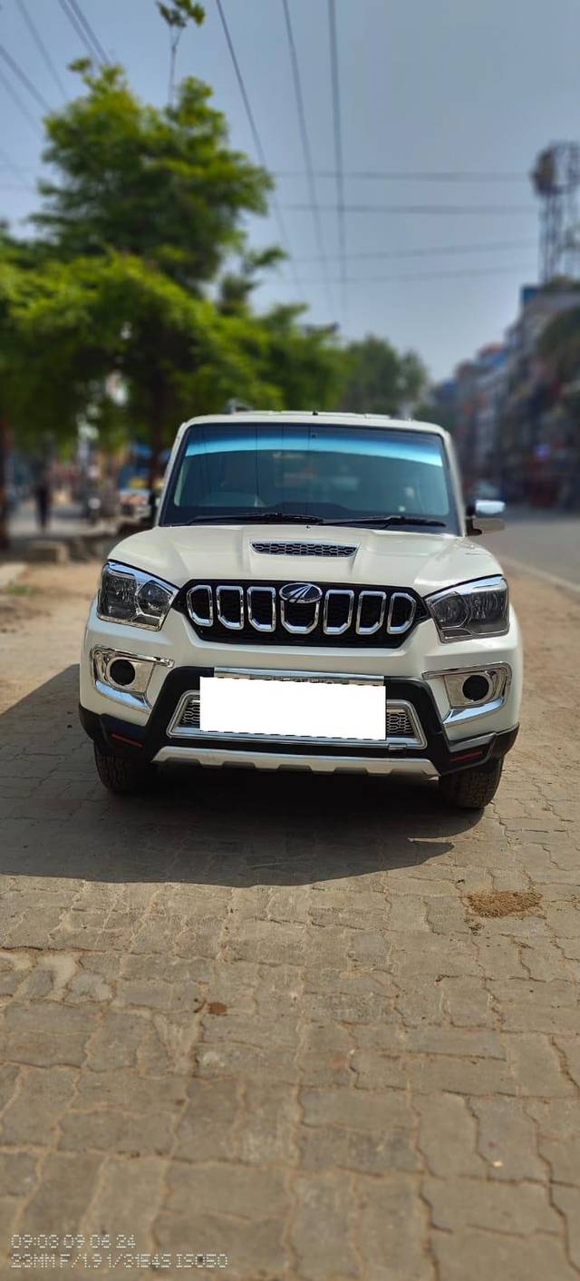 https://images10.gaadi.com/usedcar_image/3983660/original/processed_bb5a1c173eb732496791fadabc6147c9.jpg?imwidth=6400