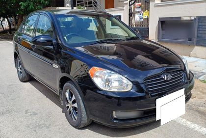 Hyundai Verna Xi (Petrol)