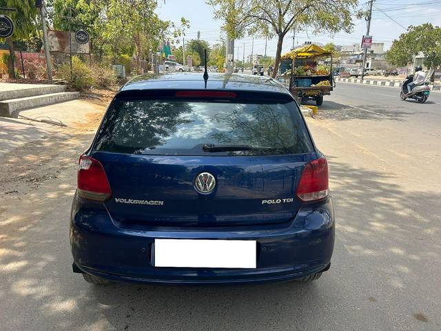 https://images10.gaadi.com/usedcar_image/3983764/original/processed_b8798726bff3fc024ce04c9334a2f570.jpg?imwidth=6402