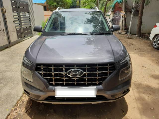 https://images10.gaadi.com/usedcar_image/3983929/original/processed_226cc1800749a9846ac7e9d021854e54.jpg?imwidth=6400