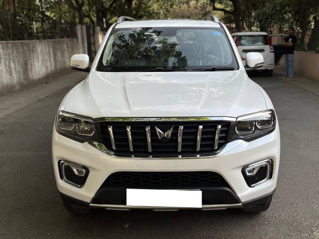 https://images10.gaadi.com/usedcar_image/3984042/original/processed_fc1d61751b36affab097333470abf87c.jpg?imwidth=6400