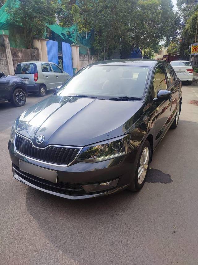 https://images10.gaadi.com/usedcar_image/3984105/original/processed_4fd5b596ca9a9213470b7b87e958455a.jpg?imwidth=6402