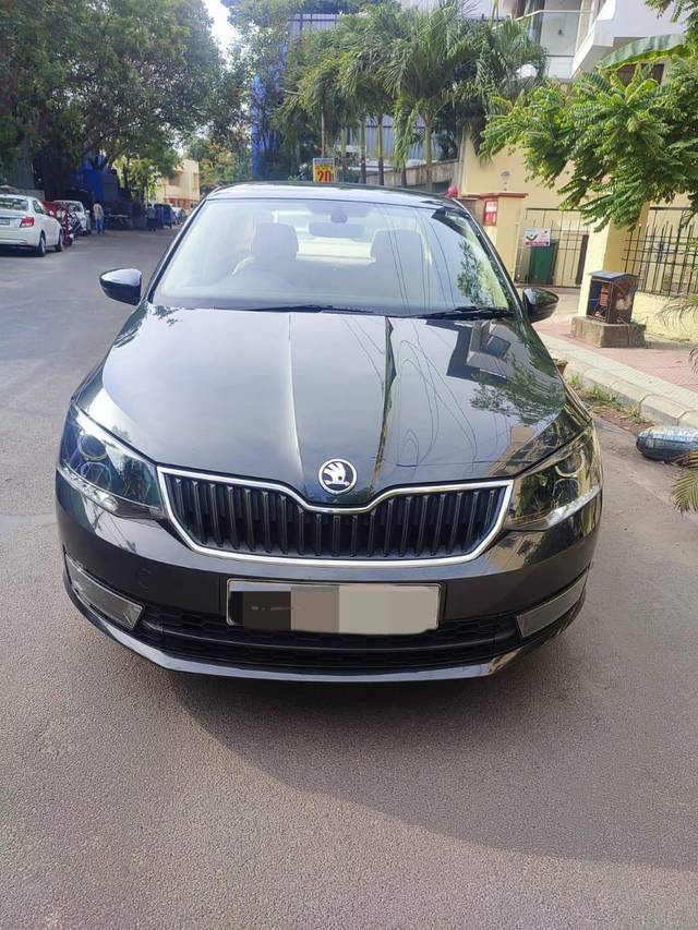 https://images10.gaadi.com/usedcar_image/3984105/original/processed_663248f4f1c458b00df1a80636da97d3.jpg?imwidth=6401