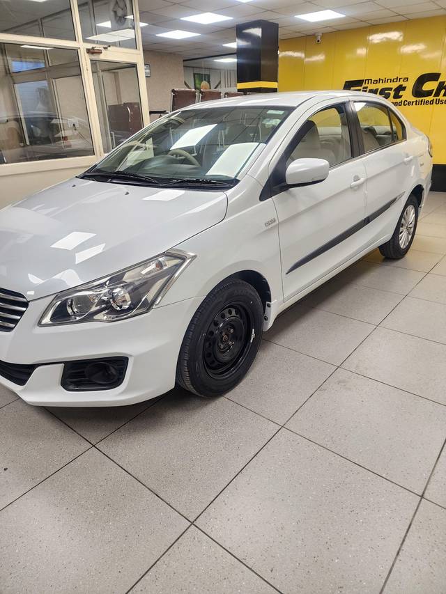 https://images10.gaadi.com/usedcar_image/3987597/original/processed_5903d229730d7f990d0f563a4c08be5c.jpg?imwidth=6402