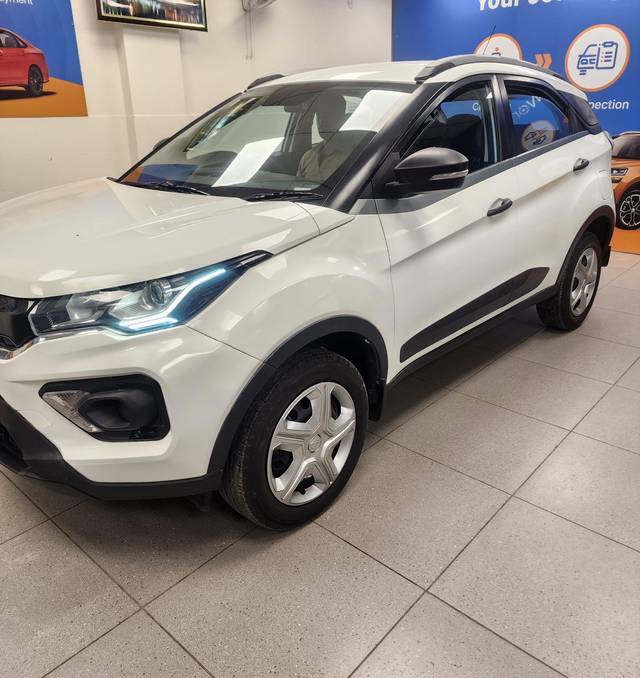 https://images10.gaadi.com/usedcar_image/3987600/original/processed_f71e225036dc611c814fe175c82f584b.jpg?imwidth=6402