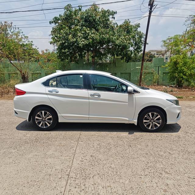 https://images10.gaadi.com/usedcar_image/3987918/original/99b1d09265185ef1c23daba373734359.jpg?imwidth=6401