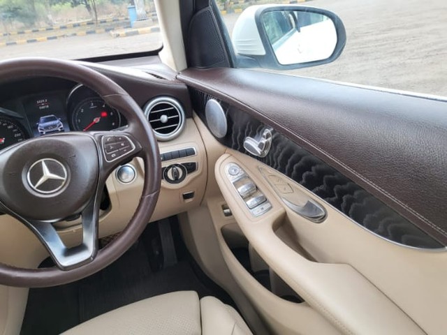 Second-hand 2019 Mercedes-Benz GLC 220d 4MATIC for sale in Faridabad-5