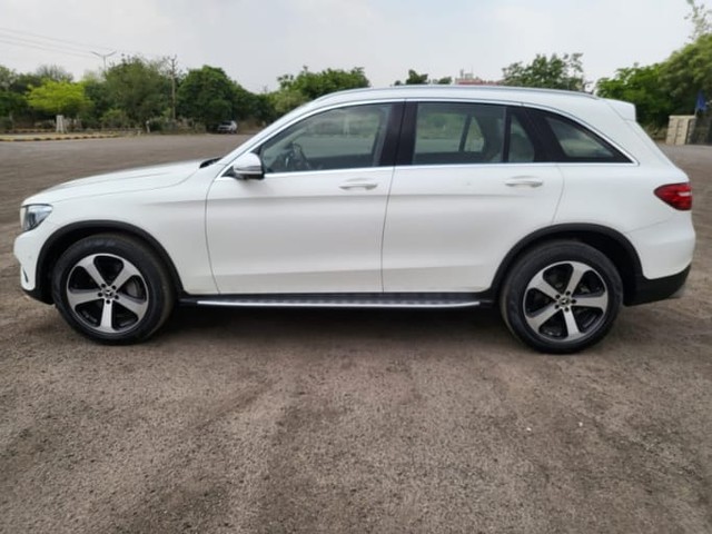 Second-hand 2019 Mercedes-Benz GLC 220d 4MATIC for sale in Faridabad-3